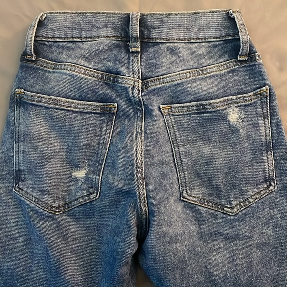 Highest rise curvy mom jean - Picture 4 of 4